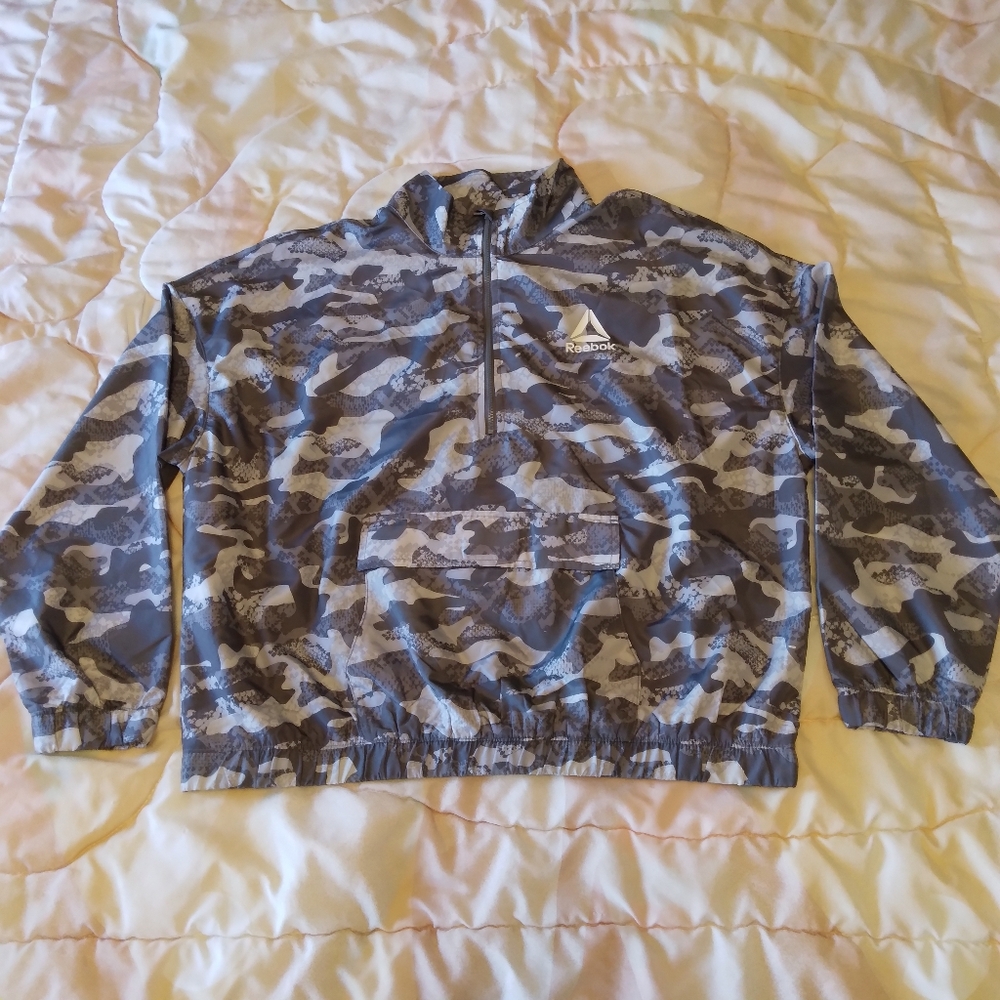 Reebok Men's Pullover Camo Windbreaker Large